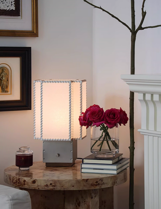 Atelier Patina – Vintage Ceramic Vase with Parchment Glow Table Lamp